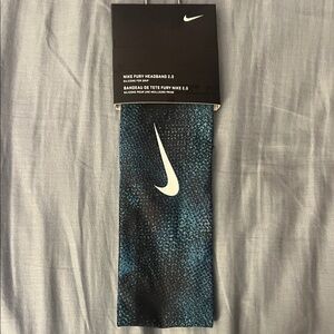 Nike Fury Headband 2.0 in Teal and Black